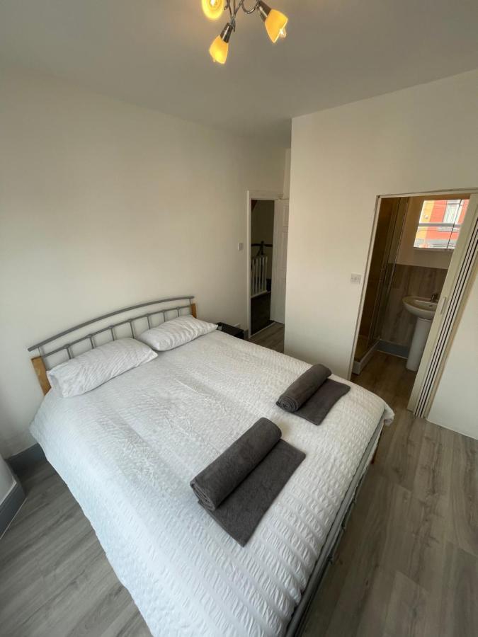 M&C Guest House Birkenhead Exteriör bild